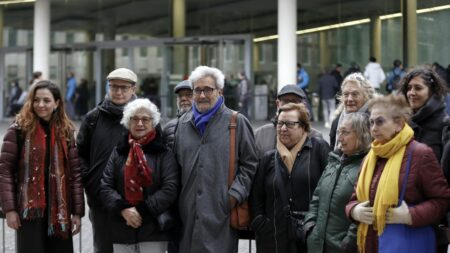 Témoignage



  

  
  

      


      

      
        "Je veux savoir qui sont les responsables" : en Espagne, les crimes du franquisme pourraient bientôt être jugés, plus de 50 ans après
                  Une loi votée en 2022 permet à la justice d’enquêter sur les crimes de la dictature franquiste. Le parquet espagnol réclame donc l'ouverture d'une enquête sur les tortures subies par l'ancien syndicaliste Carles Vallejo.