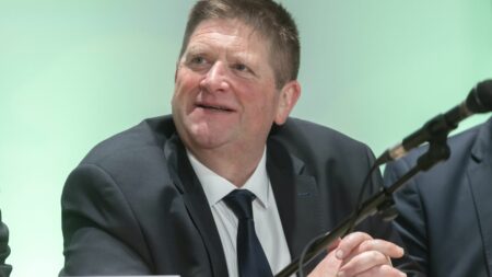 Fédération des chasseurs: son patron lance une liste défendant la ruralité pour les élections européennes Élections européennes : le patron de la Fédération des chasseurs monte une liste axée sur la défense de la ruralité
Les élections européennes auront lieu le 9 juin 2024. Avec cette liste, le président de la Fédération des chasseurs Willy Schraen souhaite alerter les politiques pour qu'ils écoutent le monde rural.