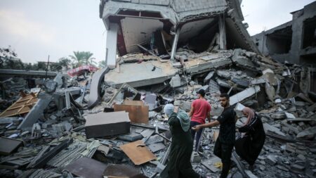 Guerre Israël-Hamas : un cessez-le-feu à Gaza profitant au Hamas, selon les USA Guerre entre Israël et le Hamas : un cessez-le-feu à Gaza "ne bénéficierait qu'au Hamas", selon les Etats-Unis
La Maison Blanche suggère plutôt des "pauses" pour faciliter l'acheminement de l'aide humanitaire.