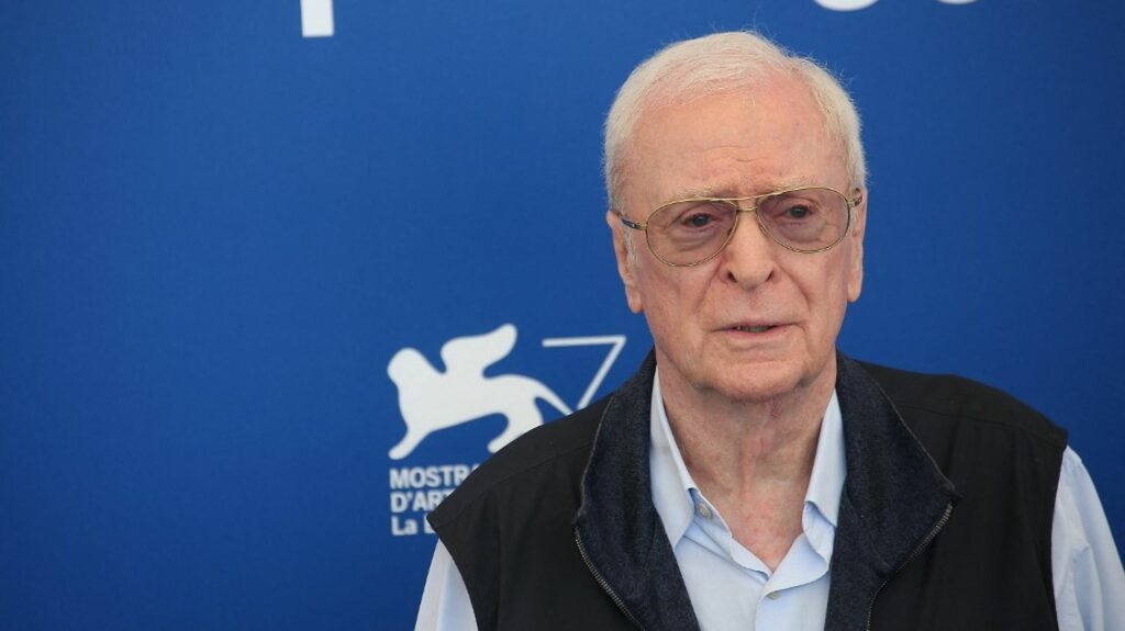 Cinéma :  Michael Caine annonce sa retraite après 70 ans sur les écrans
                  Du personnage manipulateur du "Limier" au scientifique menteur d'"Interstellar" en passant par le majordome de "Batman", il a joué dans plus de 160 films.