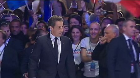 Affaire Ziad Takieddine : Nicolas Sarkozy doublement mis en examen
                  Vendredi 6 octobre, Nicolas Sarkozy a été doublement mis en examen dans le cadre de l'affaire sur la rétractation de Ziad Takkiedine. "L'ancien président de la République compte bien défendre son honneur", ont affirmé ses avocats.