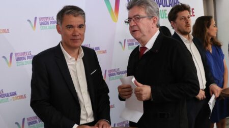 Moratoire » du Parti socialiste sur la Nupes suite au refus de qualifier le Hamas de « terroriste Le Parti socialiste vote un "moratoire" sur sa participation à la Nupes
Cette décision fait notamment suite au refus de Jean-Luc Mélenchon et de son cercle rapproché de qualifier le Hamas de "terroriste", après l'attaque sanglante contre Israël.