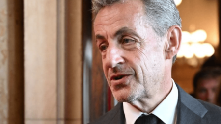 Affaire Ziad Takieddine : Nicolas Sarkozy mis en examen
                  Nicolas Sarkozy a été mis en examen, vendredi 6 octobre, dans l'enquête sur la rétractation de Ziad Takieddine dans l'affaire du financement libyen de sa campagne de 2007. Les avocats de l'ancien président de la République affirment qu'il est "fermement décidé à défendre son honneur".