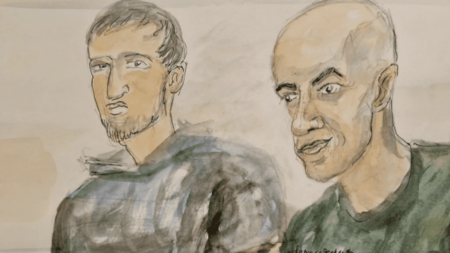 Procès de Rédoine Faïd : 22 ans de prison requis contre le "roi de la belle"
          22 ans de prison ont été requis à l'encontre de Rédoine Faïd dans le cadre de son procès pour son évasion de la prison de Réau (Seine-et-Marne) en 2018, mardi 17 octobre. Le verdict est attendu mercredi 25 octobre.