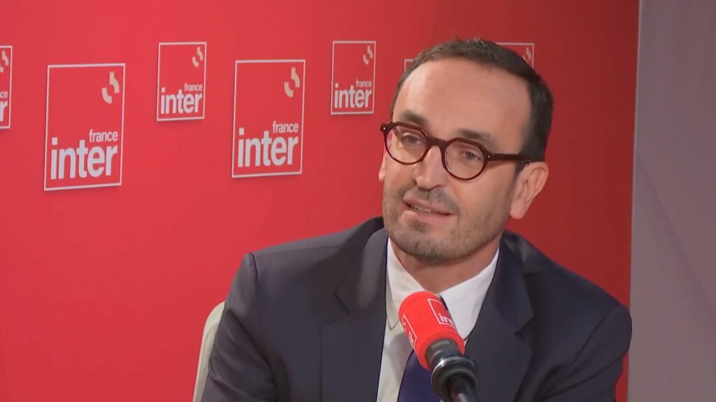 Budget de la Sécurité sociale : "Ça ne nous fait pas plaisir d'utiliser le 49.3 mais on n'a pas le choix", se défend Thomas Cazenave
          Le ministre des Comptes publics était l'invité de France Inter. Il a défendu un "budget de responsabilité".