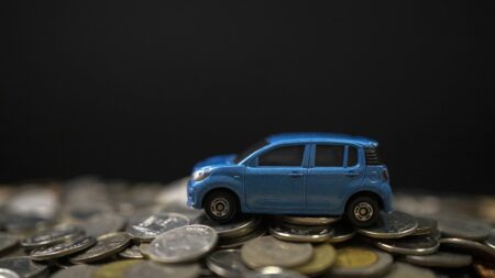 Voitures d'occasion : est-ce vraiment plus intéressant ?
          Le prix des véhicules d’occasion baisse. Quelles sont les précautions à prendre avant un achat ?