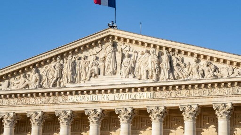 On vous explique la réserve parlementaire, que près de 300 députés et sénateurs voudraient voir revenir
          Le retour de la réserve parlementaire, supprimée en 2017 au moment de l'adoption de la loi de moralisation de la vie publique, est réclamé par certains élus. Certains qui ont voté sa suppression disent le regretter.