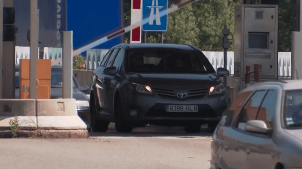 Transports : zoom sur les autoroutes sans péages
          En France, 23 % du réseau autoroutier est gratuit. Pourtant, de nombreux automobilistes l'ignorent. Exemple sur l’A54 entre Salon-de-Provence, dans les Bouches-du-Rhône, et Nîmes, dans le Gard.
