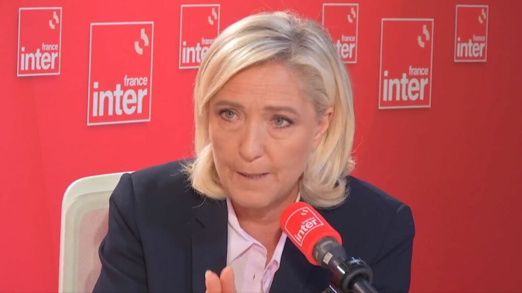 Loi immigration : "En l'état, nous n'avons aucune raison de voter ce texte", déclare Marine Le Pen
          Interrogée sur le projet de loi immigration, Marine Le Pen a réaffirmé sur France Inter son opposition à l'article 3 du projet de loi, devenu 4 bis au Sénat. La loi immigration a entamé mardi son parcours à l'Assemblée.