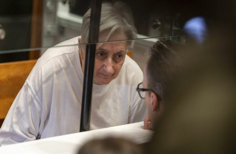 Procès de Monique Olivier : "Je reconnais tous les faits", affirme l'ex-femme et complice de Michel Fourniret
          Déjà condamnée à perpétuité en 2008, l'ex-épouse du tueur en série comparaît  devant la cour d'assises de Nanterre pour complicité dans les disparitions d'Estelle Mouzin, Marie-Angèle Domèce et Joanna Parrish.