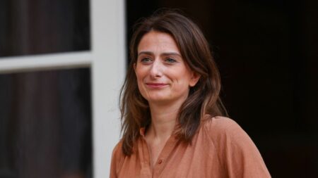 Abandon du référendum sur immigration aux Rencontres de Saint-Denis: ‘Bonne nouvelle’, dit Tondelier Rencontres de Saint-Denis : l'abandon du référendum sur l'immigration "est une bonne nouvelle, j'étais assez choquée que ce soit à l'ordre du jour", déclare Marine Tondelier
Selon les participants aux rencontres de Saint-Denis, Emmanuel Macron et les chefs de partis ont conclu qu'un référendum sur l'immigration n'était pas d'actualité en l'absence de consensus sur le sujet.