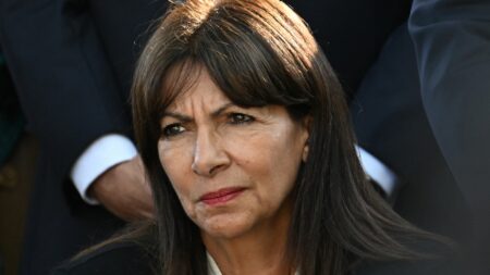 La maire de Paris Anne Hidalgo quitte le réseau social X (ex-Twitter), devenu, selon elle, un "vaste égout mondial"
          Le compte de la Ville de Paris reste en revanche sur X, a précisé la mairie à l'AFP.
