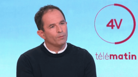 Benoît Hamon, ex-candidat socialiste, critique le projet de loi immigration, qualifiant le texte ‘irréaliste’ Projet de loi immigration : l'ancien candidat socialiste à la présidentielle Benoît Hamon fustige un texte "qui ne dit pas la réalité"
Benoît Hamon, directeur de l'ONG Singa et ancien candidat socialiste à la présidentielle, était l'invité des "4 Vérités" sur France 2.