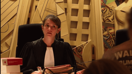 Violences conjugales : immersion au tribunal de Clermont-Ferrand
          En 2022, 244 000 victimes de violences conjugales ont été recensées en France. Jeudi 23 novembre, le 20 Heures vous emmène en immersion au tribunal de Clermont-Ferrand, dans le Puy-de-Dôme.