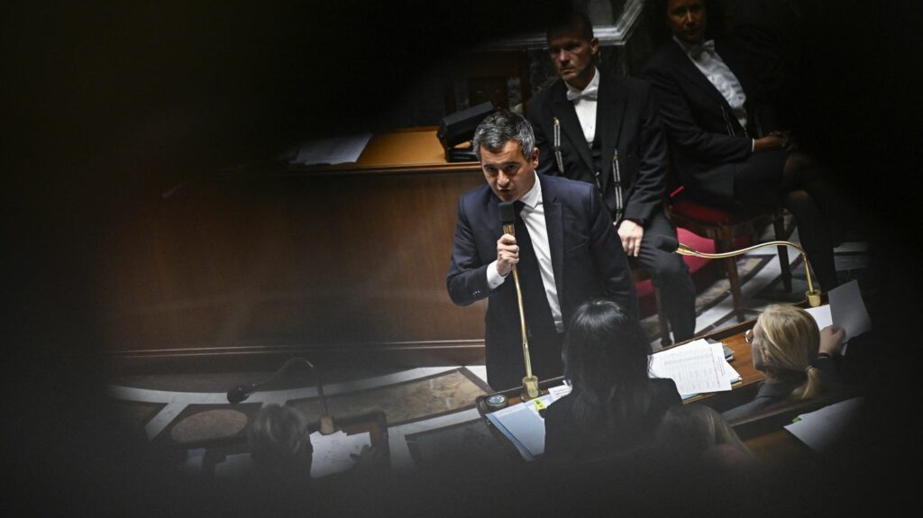 Projet de loi immigration : les clés pour comprendre les débats qui s'ouvrent au Sénat
          Le gouvernement va défendre son texte au Sénat puis à l'Assemblée nationale, sans savoir quelle tournure vont prendre les débats. A l'heure actuelle, il n'y a pas de majorité pour le faire adopter.