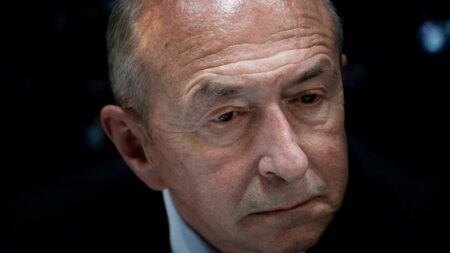 Décès à 76 ans de Gérard Collomb, ex-ministre de l’Intérieur et ancien maire de Lyon, victime d’un cancer de l’estomac Gérard Collomb, ancien ministre de l'Intérieur et ex-maire de Lyon, est mort à l'âge de 76 ans
Celui qui fut également député et sénateur pendant de longues années avait annoncé il y a un peu plus d'un an qu'il souffrait d'un cancer de l'estomac.