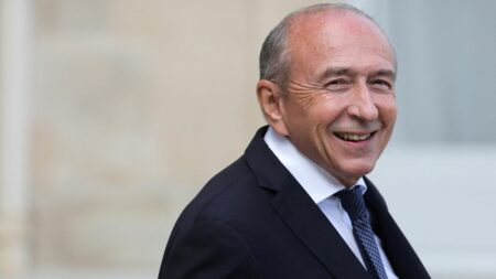 Décès de Gérard Collomb, Maire Historique de Lyon: Tristesse et Hommages des Lyonnais "C'est un monument historique de Lyon" : des Lyonnais partagent leur tristesse après la mort de Gérard Collomb, maire historique de la ville
Gérard Collomb est mort samedi à 76 ans. Il avait présidé à la destinée de Lyon pendant 19 ans, marquant la ville de son empreinte. "Les Lyonnais sont orphelins", a estimé Emmanuel Macron.