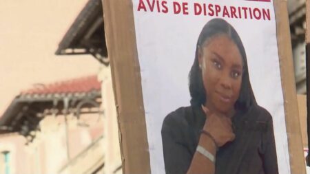 Marseille : ce que l'on sait de la disparition de Mélodie Mendes da Silva, mère de famille de 34 ans
          Cette mère de deux enfants, esthéticienne, n'a plus donné signe de vie depuis le 3 novembre. L'enquête initialement ouverte pour "disparition inquiétante" a été requalifiée samedi pour "enlèvement et séquestration".