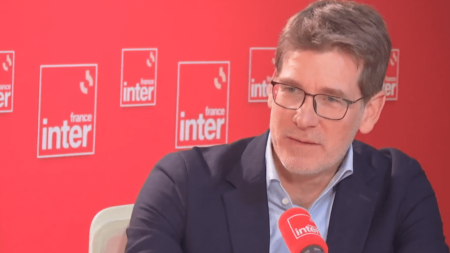 Élections Européennes: Séjourné probable tête de liste du groupe Macron selon Pascal Canfin Élections européennes : Stéphane Séjourné "sera très probablement la tête de liste" du groupe macroniste, avance l'eurodéputé Pascal Canfin
Les élections européennes auront lieu en juin prochain et ce sera une "bataille" notamment contre l'extrême droite, selon l'eurodéputé Renew, Pascal Canfin. La montée de l'extrême droite, "bien évidemment m'inquiète mais j'ajoute qu'il n'y a aucune fatalité", dit-il sur France Inter.