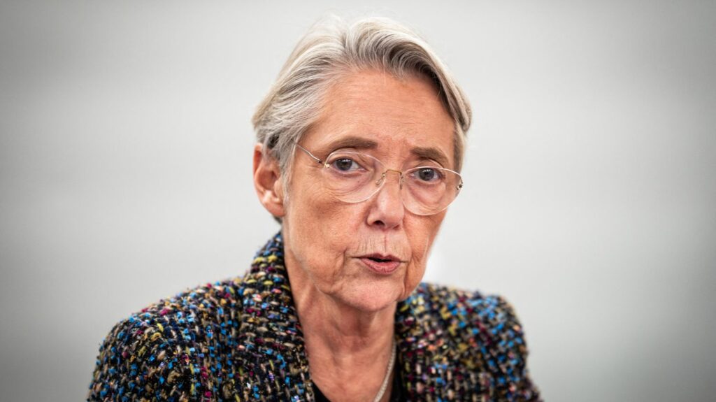 Politique : Elisabeth Borne exclut d'être tête de liste lors des élections européennes de 2024
          "Ce n'est pas mon projet, mais je ne doute pas qu'on aura une bonne tête de liste", a déclaré la cheffe du gouvernement mardi dans un entretien avec les lecteurs des "Dernières Nouvelles d'Alsace".