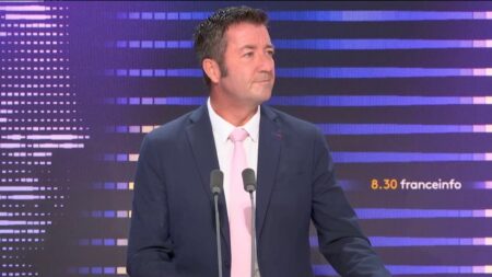 Harcèlement scolaire : "On a le sentiment que Gabriel Attal a tapé dans la fourmilière et que rien ne sera plus comme avant", se réjouit le député Renaissance Karl Olive
          La Journée nationale de lutte contre le harcèlement scolaire avait lieu jeudi.