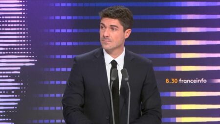 Loi Immigration : Reculade selon le député LR Aurélien Pradié, envisage motion de censure en cas de 49.3 Loi immigration : "C'est une reculade", juge le député LR du Lot Aurélien Pradié
En cas de 49.3 pour faire adopter le texte, il faudra déposer une motion de censure, estime le député LR.