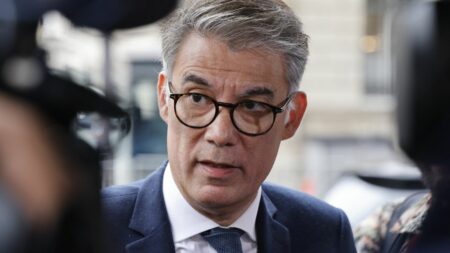Olivier Faure, Premier secrétaire du PS, invite tous partis à rassembler contre l’antisémitisme Le Premier secrétaire du PS, Olivier Faure, appelle tous les partis à un rassemblement contre l'antisémitisme
Dans un contexte de montée des actes antisémites en France, depuis le début de la guerre entre Israël et le Hamas, il a déclaré dimanche que l'invitation était aussi destinée au RN.