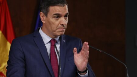 Pedro Sanchez négocie loi d’amnistie avec indépendantistes catalans pour conserver pouvoir en Espagne Espagne : pourquoi Pedro Sanchez négocie une loi d’amnistie avec les indépendantistes catalans
Pour conserver le pouvoir, le Premier ministre espagnol passe un accord politique avec les indépendantistes catalans et accepte de négocier une loi d’amnistie pour les séparatistes. L’opposition de droite fulmine.