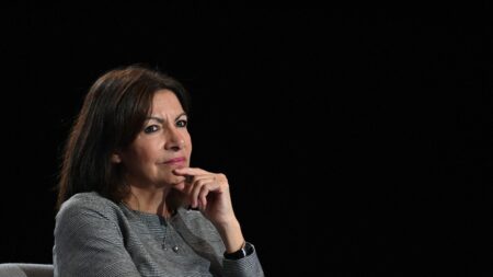 Polynésie : Pas d’usage privé de fonds publics par Anne Hidalgo, selon la Commission de déontologie Anne Hidalgo en Polynésie : pas de fonds publics utilisés à des fins privées, selon la Commission de déontologie de la mairie de Paris
Depuis fin octobre, la maire de Paris est critiquée pour un voyage de trois semaines en Nouvelle-Calédonie et à Tahiti.