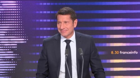 Président de l’Association des Maires de France, David Lisnard, prône une nouvelle vision de la fiscalité locale Fiscalité locale : il faut "sortir de cette vision infantilisante des collectivités", déclare le président de l'Association des maires de France
David Lisnard propose que "les habitants, localement, puissent trancher la politique fiscale de leur commune".