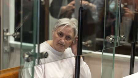 Procès de Monique Olivier : "Je ne dis pas que je ne mérite pas la prison", assure la complice de Michel Fourniret au premier jour d'audience
          Pendant de longues heures, mardi, la septuagénaire a été interrogée sur son parcours jusqu'au "pacte criminel" qu'elle a noué avec le tueur en série, devenant sa complice dans ses multiples meurtres.