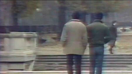 Homosexualité : une proposition de loi entend réhabiliter les condamnés
          Entre 1942 et 1982, aimer une personne du même sexe constituait un délit en France. Une proposition de loi entend réhabiliter et indemniser les personnes condamnées à l’époque.