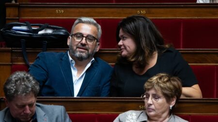 Sanctions contre Raquel Garrido : Pas d’intention de quitter La France Insoumise pour les frondeurs Sanctions contre Raquel Garrido : Les frondeurs insoumis n'ont pas l'intention de quitter le parti
Raquel Garrido est punie pendant quatre mois par La France Insoumise. Après des mois de critiques, elle ne peut pas parler au nom du groupe. Pour autant, elle et les autres frondeurs de LFI n'en sont pas au stade de quitter le parti.