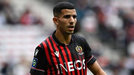 Le footballeur Youcef Atal placé en garde à vue après sa publication sur la guerre entre Israël et le Hamas
          Le défenseur algérien de l'OGC Nice est visé par une enquête préliminaire pour "apologie du terrorisme".