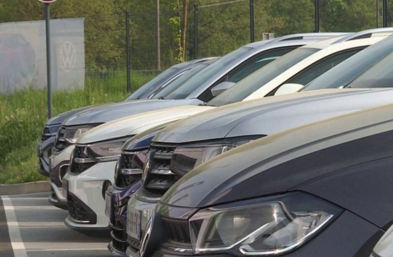 Automobile : le prix de la carte grise va augmenter dans certaines régions
          Trois régions ont décidé d'augmenter le prix de leurs cartes grises à partir du 1er janvier 2024, notamment pour financer le train.