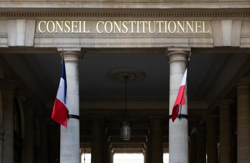 Budget 2024 : la gauche et Les Républicains saisissent le Conseil constitutionnel
          Le projet de loi de finances pour l'année 2024 a été adopté, jeudi, par le Parlement, après le rejet d'une nouvelle motion de censure à l'Assemblée.