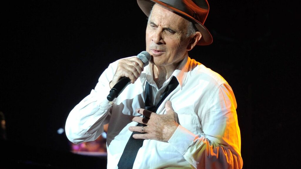 Mort de Guy Marchand : cinq chansons incontournables de celui qui rêvait "d'être comme Sinatra"
          C'est grâce à une chanson, "La Passionata", que la France le découvre en 1965. Guy Marchand rappelait souvent qu'il était avant tout chanteur. Retour sur cinq titres qu'on ne peut oublier de son répertoire.