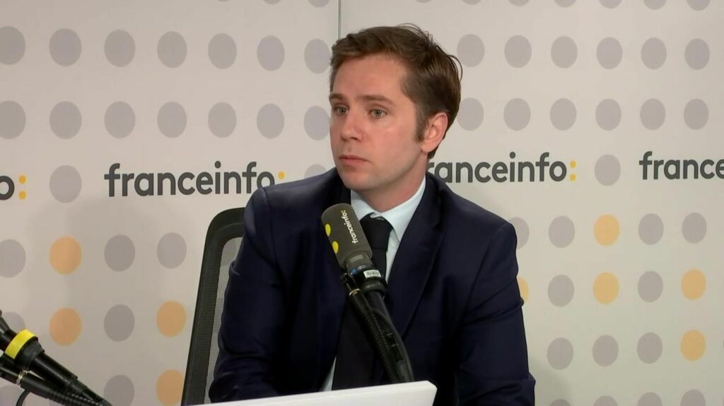 Loi immigration : il est "profondément irresponsable" qu'Anne Hidalgo "se mette en porte à faux avec la loi", selon le député Renaissance Pieyre-Alexandre Anglade
          D'après la loi immigration qui vient d'être votée, les étrangers qui font l'objet d'une OQTF ou d'une mesure d'expulsion ne pourront plus être hébergés dans les lieux d'hébergement d'urgence. La maire de Paris explique vendredi qu'elle refuse d'appliquer cette mesure.