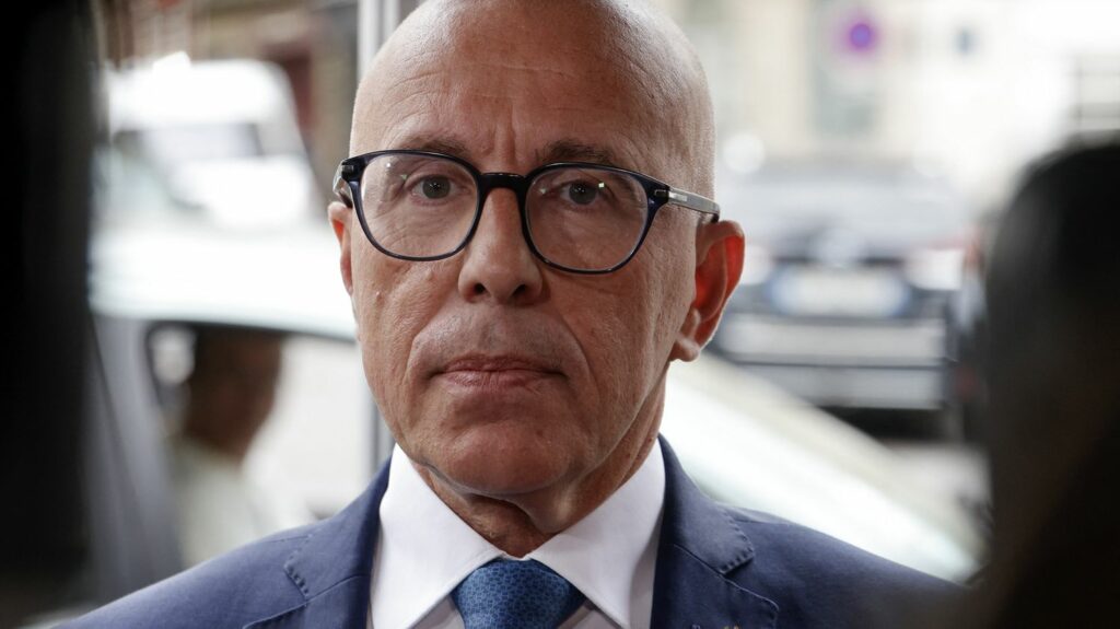 Fichés S radicalisés : Éric Ciotti va défendre dans l'hémicycle la rétention de sûreté
          Le président des Républicains demande l'instauration de la rétention de sûreté "pour les individus connus par les services de renseignement, dont la dangerosité est avérée" qu'il qualifie de "bombes humaines potentielles".