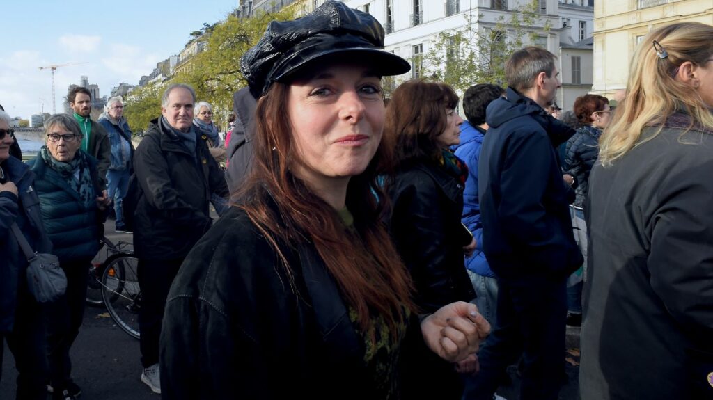 Laure Calamy, Eric Cantona, Annie Ernaux… Plus de 150 personnalités appellent Emmanuel Macron à "ne pas promulguer" la loi immigration
          Ce jeudi 21 décembre, une centaine de personnalités issues du monde de la culture et de la politique ont signé une tribune exhortant le chef de l'Etat à ne pas promulguer la loi immigration. Au total, près de 1 500 personnes ont déjà signé cet appel.
