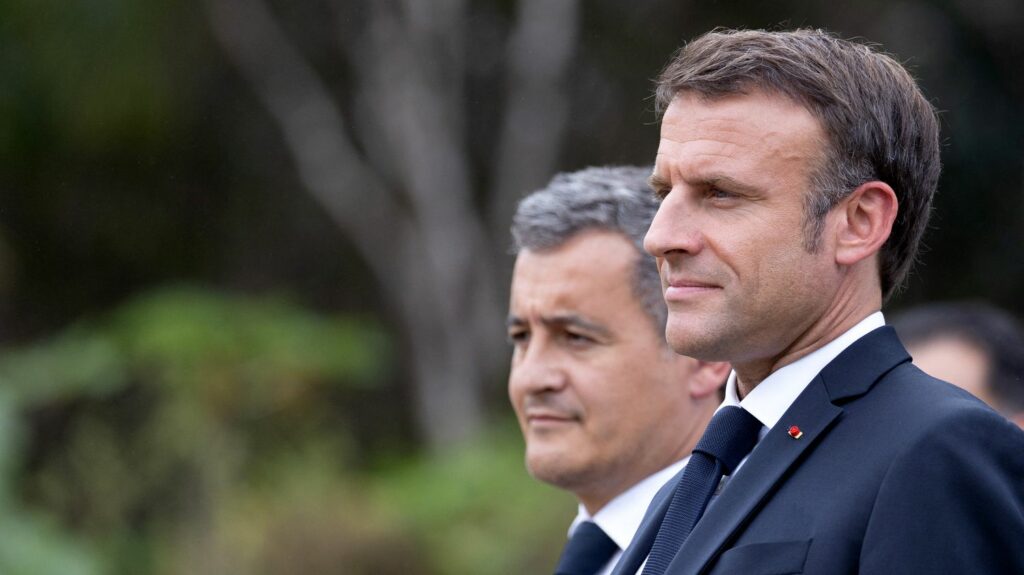 Loi immigration : la majorité présidentielle tire déjà les enseignements des erreurs à éviter
          On ne sait toujours pas s'il y aura un vote à l'Assemblée et au Sénat sur la loi immigration car les travaux de la commission mixte paritaire doivent reprendre mardi, pour aboutir (ou pas) à un texte à soumettre au vote. Mais le feuilleton de la loi immigration sert déjà de leçon à la majorité