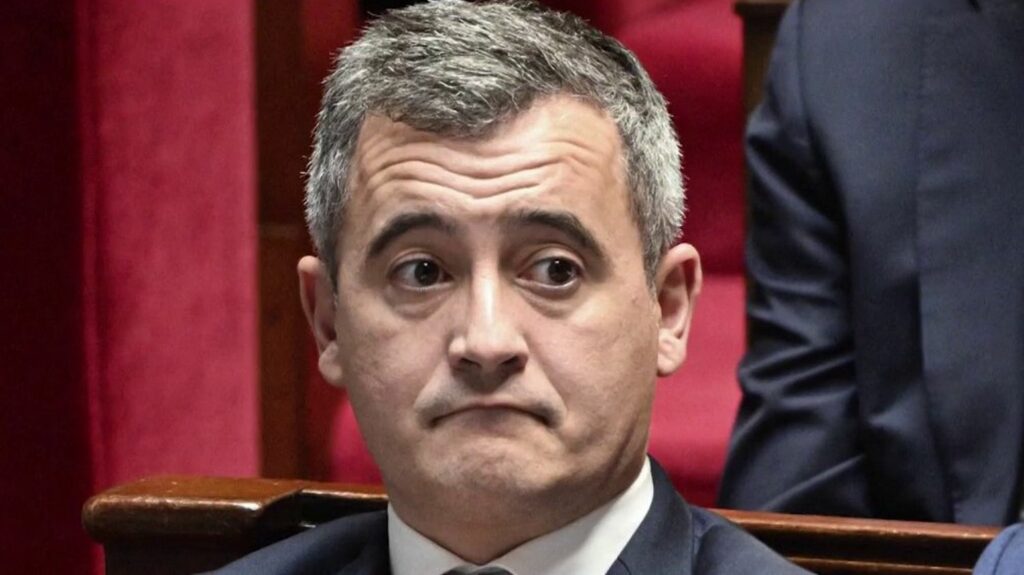 Loi immigration : la majorité tente de convaincre LR
          La Première ministre Élisabeth Borne a reçu les cadres des Républicains dans la soirée du dimanche 17 décembre, à Matignon. La majorité et le parti de droite seraient prêts à faire quelques concessions pour parvenir à un accord sur la loi immigration.