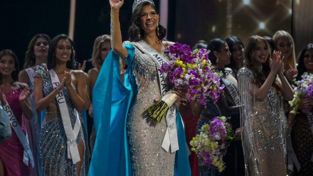 Nicaragua : Miss Univers 2023, symbole de beauté et d'opposition, embarrasse le pouvoir
          Sheynnis Palacios vient d'être couronnée Miss Univers et est devenue, malgré elle, un symbole de résistance contre le pouvoir. Cette victoire, célébrée dans le pays, incommode l'actuel président, Daniel Ortega.