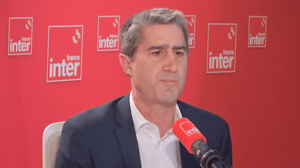 Face au "danger que constitue le RN", François Ruffin demande aux chefs de partis de gauche "d'arrêter leurs conneries" et d'œuvrer à l'union
          Le député LFI de la Somme plaide pour une union des gauches, au-delà des querelles politiques, pour convaincre les électeurs lors des prochaines élections européennes.