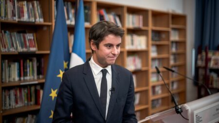 Education : tous les collèges en zone prioritaire ouvriront dès 8 heures et jusqu'à 18 heures à partir de septembre 2024, annonce Gabriel Attal
          Déjà expérimenté dans 200 établissements, ce dispositif d'accueil élargi sera généralisé à la rentrée prochaine, a fait savoir vendredi le ministre de l'Education nationale.
