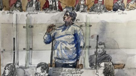 Récit



  

  
  

      

  

  
    "Je vous en supplie, aidez-nous à retrouver Estelle" : à son procès, Monique Olivier longuement interrogée sur la disparition de la jeune fille
          Questionnée jeudi sur l'enlèvement et le meurtre d'Estelle Mouzin, l'accusée paraît pour la première fois montrer une émotion sincère face à la cour.
