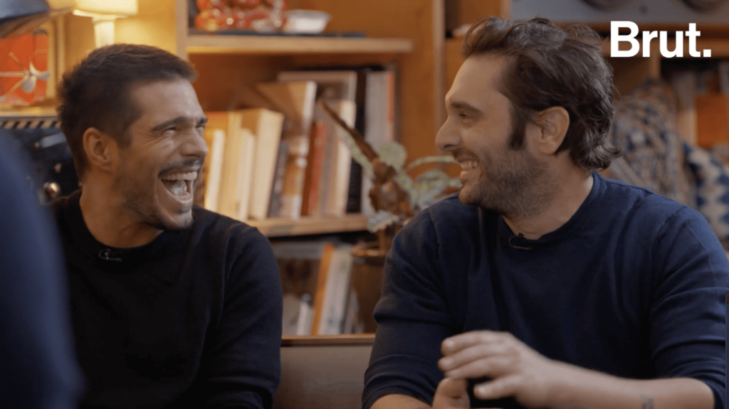 Vidéo



  

  
  

      

  

  
    Avec François Civil et Pio Marmaï du film "Les Trois Mousquetaires”
          L’un interprète d’Artagnan, l’autre Porthos. Ils sont amis sur scène comme à l’écran. Brut a échangé avec François Civil et Pio Marmaï qui sont à l’affiche du film “Les Trois Mousquetaires” de Martin Bourboulon.