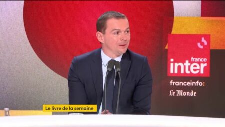 Loi Immigration: Olivier Dussopt Doute Adoption Motion Rejet, Vote Prévu Avant Examen Lundi Loi immigration : le ministre du Travail Olivier Dussopt "ne croit pas" à l'adoption d'une motion de rejet lundi
Un vote sur une motion de rejet préalable aura lieu avant l'examen du projet de loi immigration qui arrive lundi après-midi à l'Assemblée nationale.