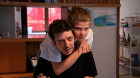 "La fille de son père" : un film frais et lumineux porté par Céleste Brunnquell et Nahuel Perez Biscayart
          Pour son second long métrage, en salle mercredi, le réalisateur Erwan Le Duc explore avec tendresse et humour la relation entre une adolescente et son père.