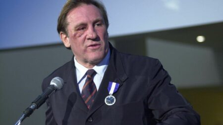 L'Ordre national du Québec décide de radier Gérard Depardieu de ses rangs pour propos misogynes
          Cette décision est une première. Elle survient après la diffusion sur France 2 de l'émission  "Complément d'enquête" qui révèle plusieurs séquences choquantes à l'égard des femmes.